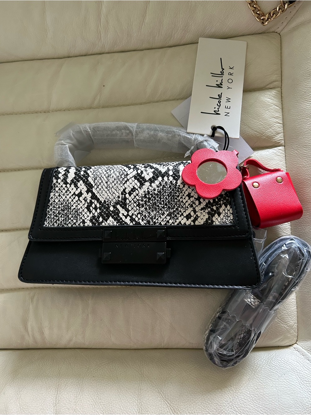 โจ NWT Nicole Miller New York Snakeskin Mini Crossbody Bag โจ - Picture 2 of 7